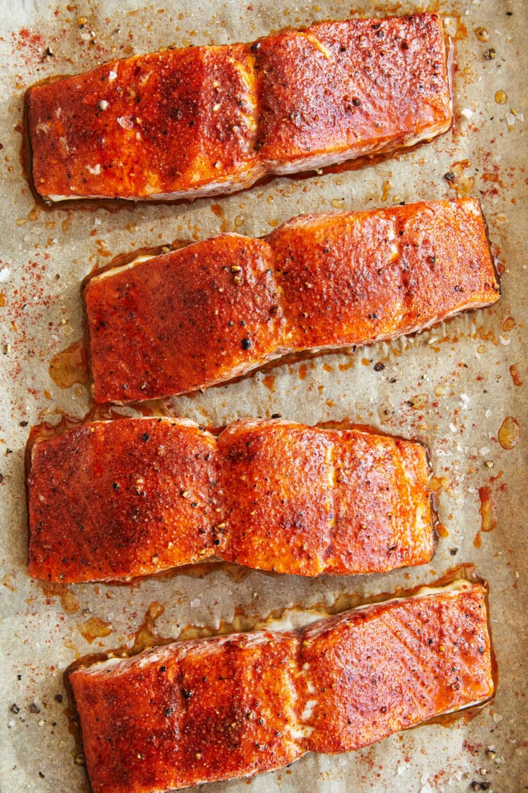 Baked (Healthy) Salmon - With a simple and oh-so-flavorful spice rub, this comes together so fast in just 30 min! Quick, healthy and so easy!